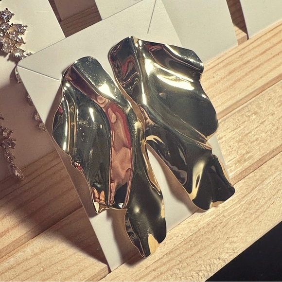 NEW Large Crumpled Goldtone Drop Earrings Designer Luxury Inspired - Picture 3 of 16